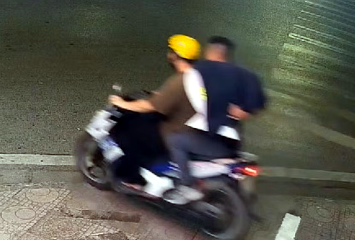 Biết tin mời cưới qua mạng, 2 thanh niên lẻn đến bê trộm hòm tiền mừng chứa gần 320 triệu