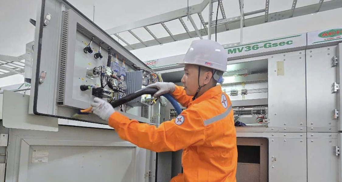 Bộ Công Thương muốn đổi khung giờ cao điểm điện theo mùa, EVN lo quá tải, dễ sai sót