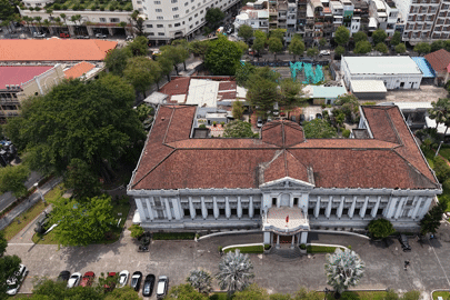 Giới trẻ thích thú trải nghiệm căn hầm bí mật chống bom 500kg ở TPHCM