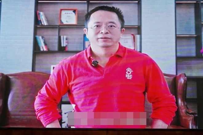 Học sinh nghịch ngợm về trường cũ tặng gần 400 tỷ đồng, lời phát biểu gây chú ý