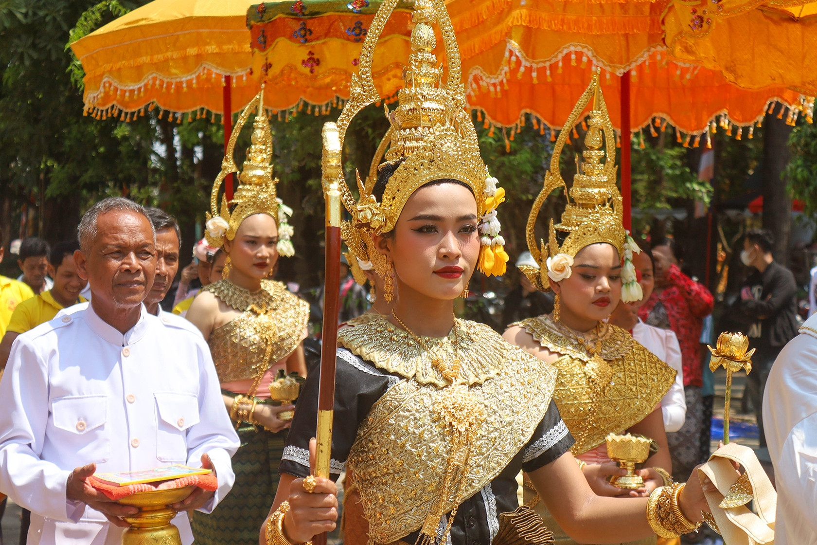 Khoảnh khắc thiêng liêng nhất trong Tết Chôl Chnăm Thmây của đồng bào Khmer