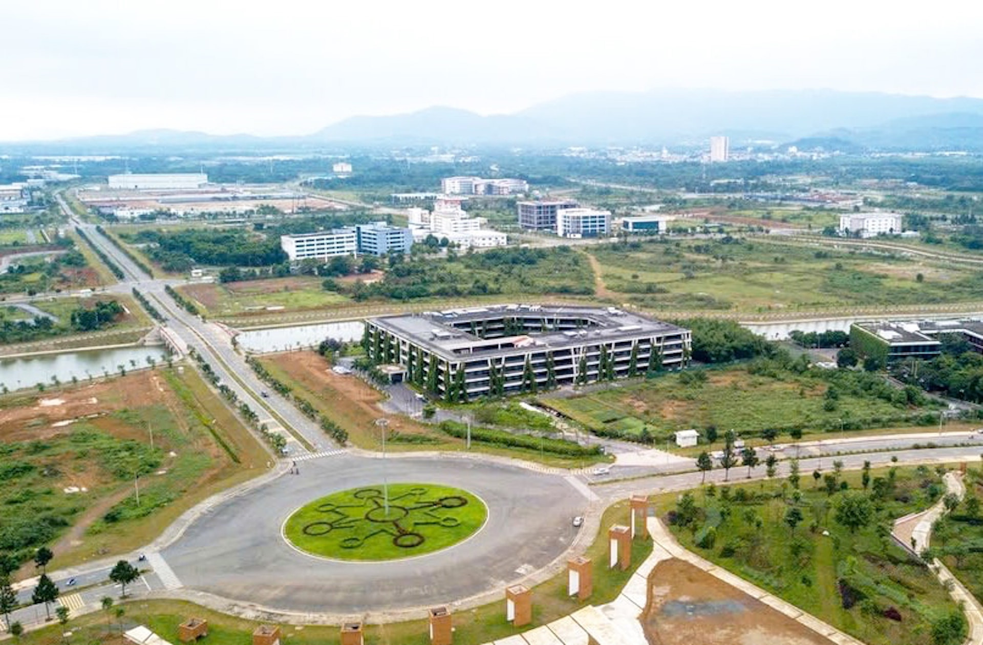 khu cong nghe cao hoa lac vietnamnet.jpg