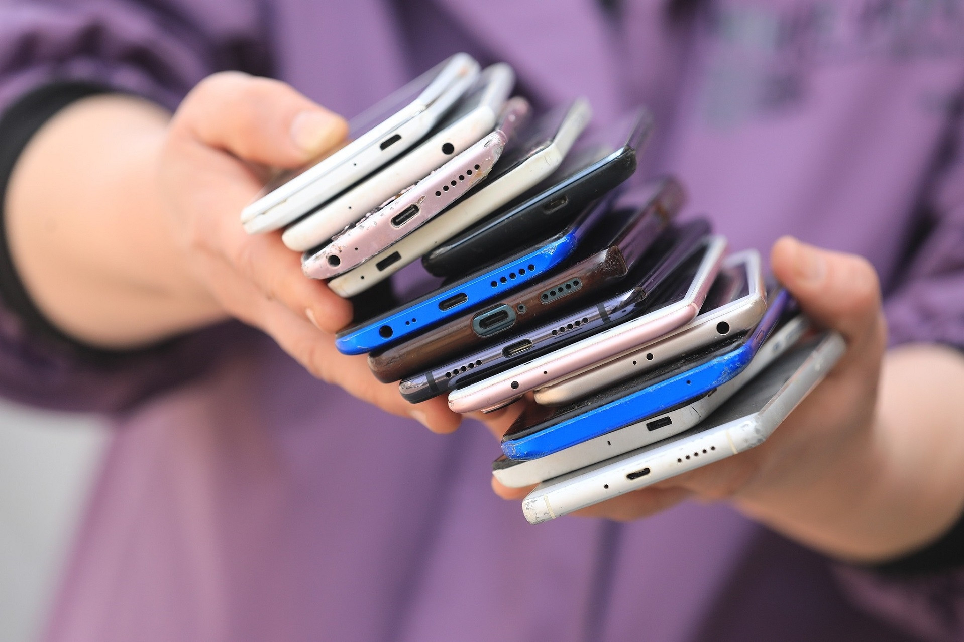 Khủng hoảng linh kiện khiến một số hãng dùng bộ nhớ cũ cho điện thoại mới?