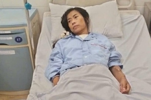 Mẹ đơn thân suy thận nguy kịch: 'Tôi không sợ chết, chỉ sợ con gái bơ vơ'