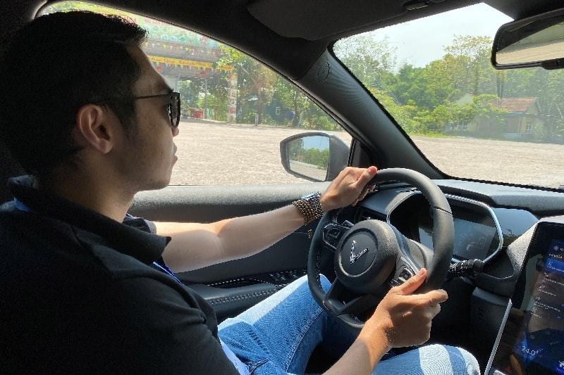 Người mới học lái có nên chọn ô tô điện ngay từ đầu?