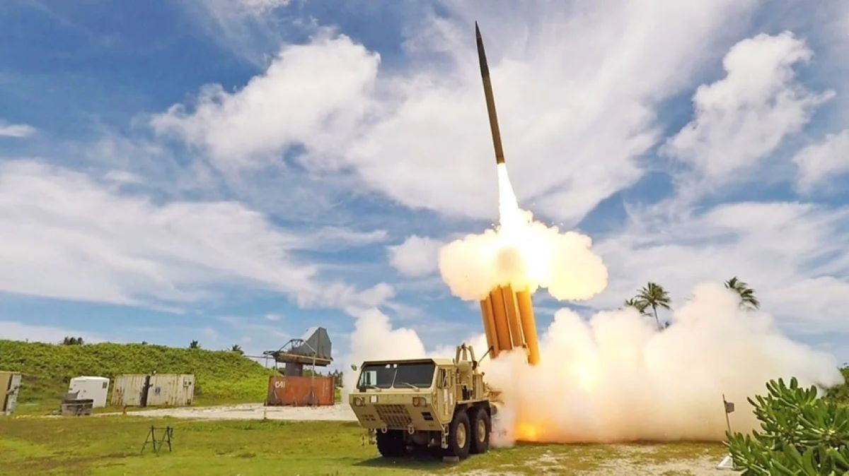 Tên lửa THAAD 1.jpg