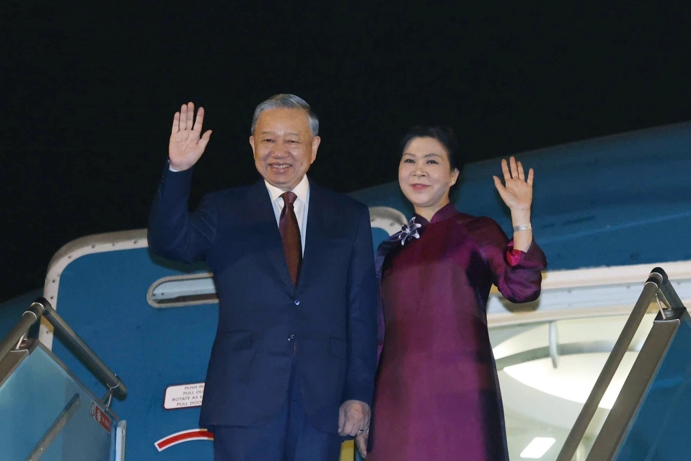 Tổng Bí thư, Chủ tịch nước Tô Lâm và phu nhân lên đường thăm Trung Quốc