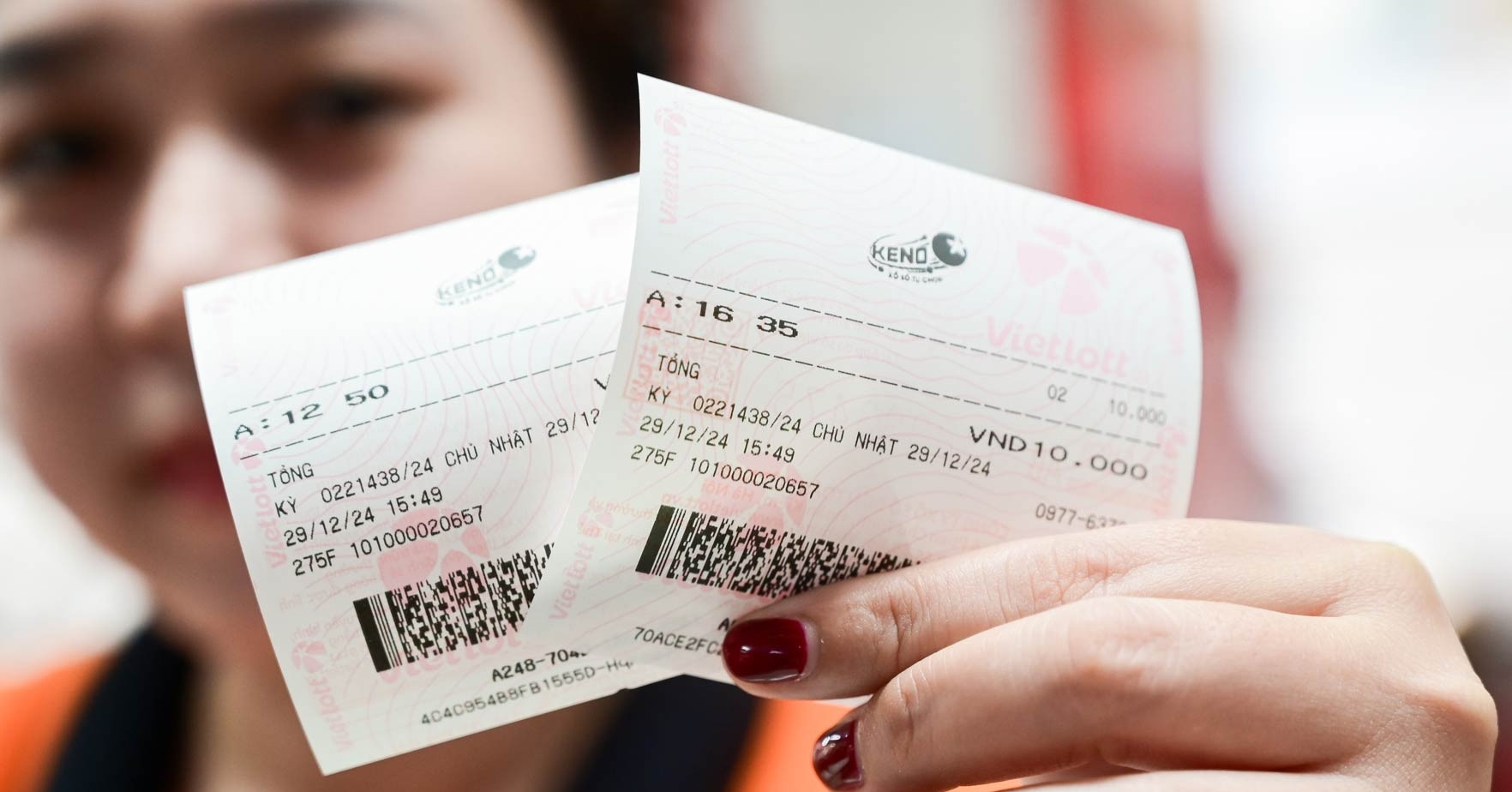 Vietlott tìm được 2 tấm vé cùng trúng độc đắc t...