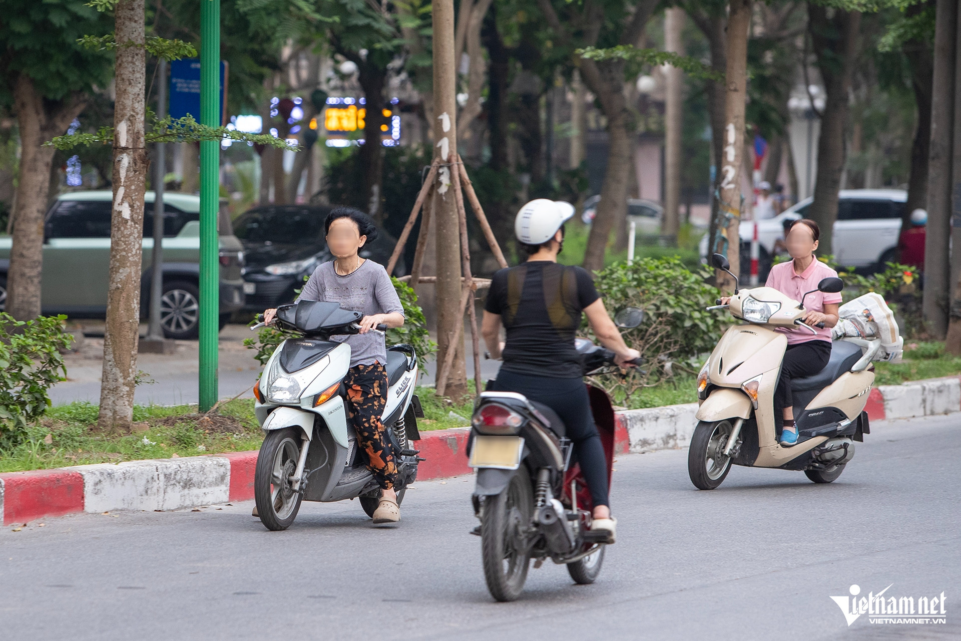 W-di nguoc chieu 02.jpg