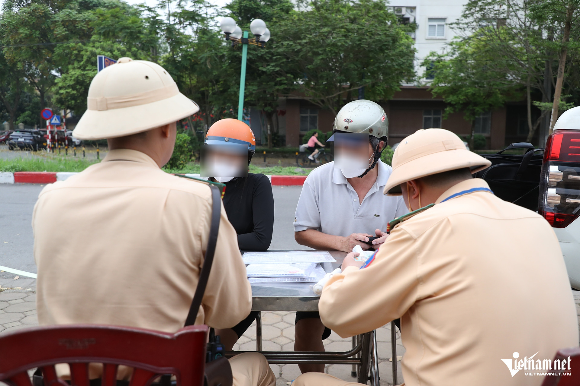 W-di nguoc chieu dduong 04.JPG.jpg