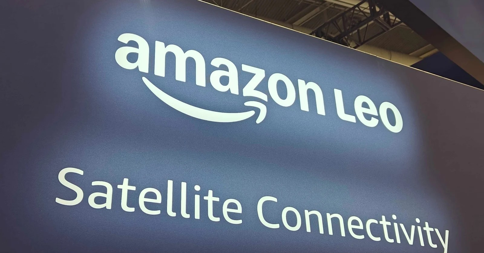 Amazon chi 11,6 tỷ USD mua đối tác vệ tinh của Apple, quyết đấu Starlink