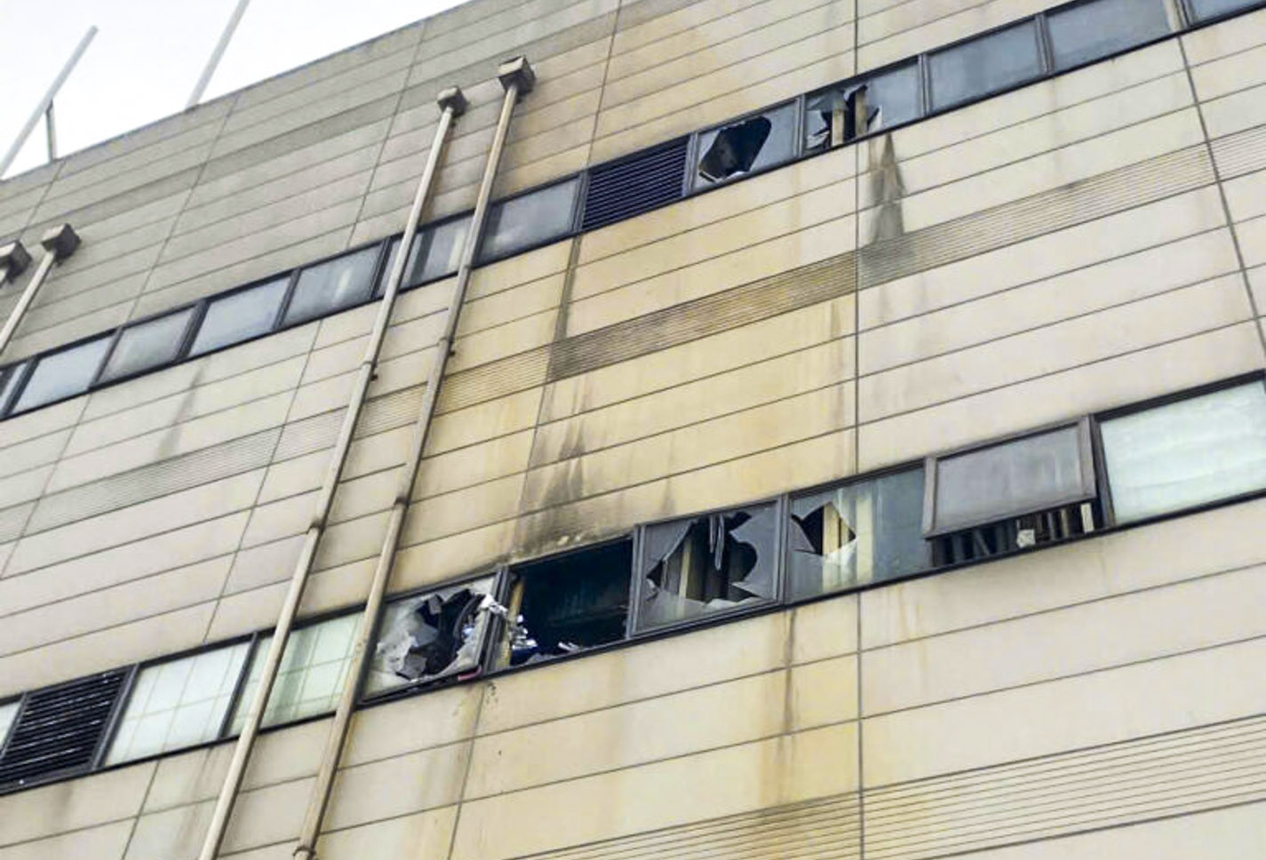 Bắc Ninh: Nổ cục nóng điều hòa trong khu công nghiệp, 2 người bị thương