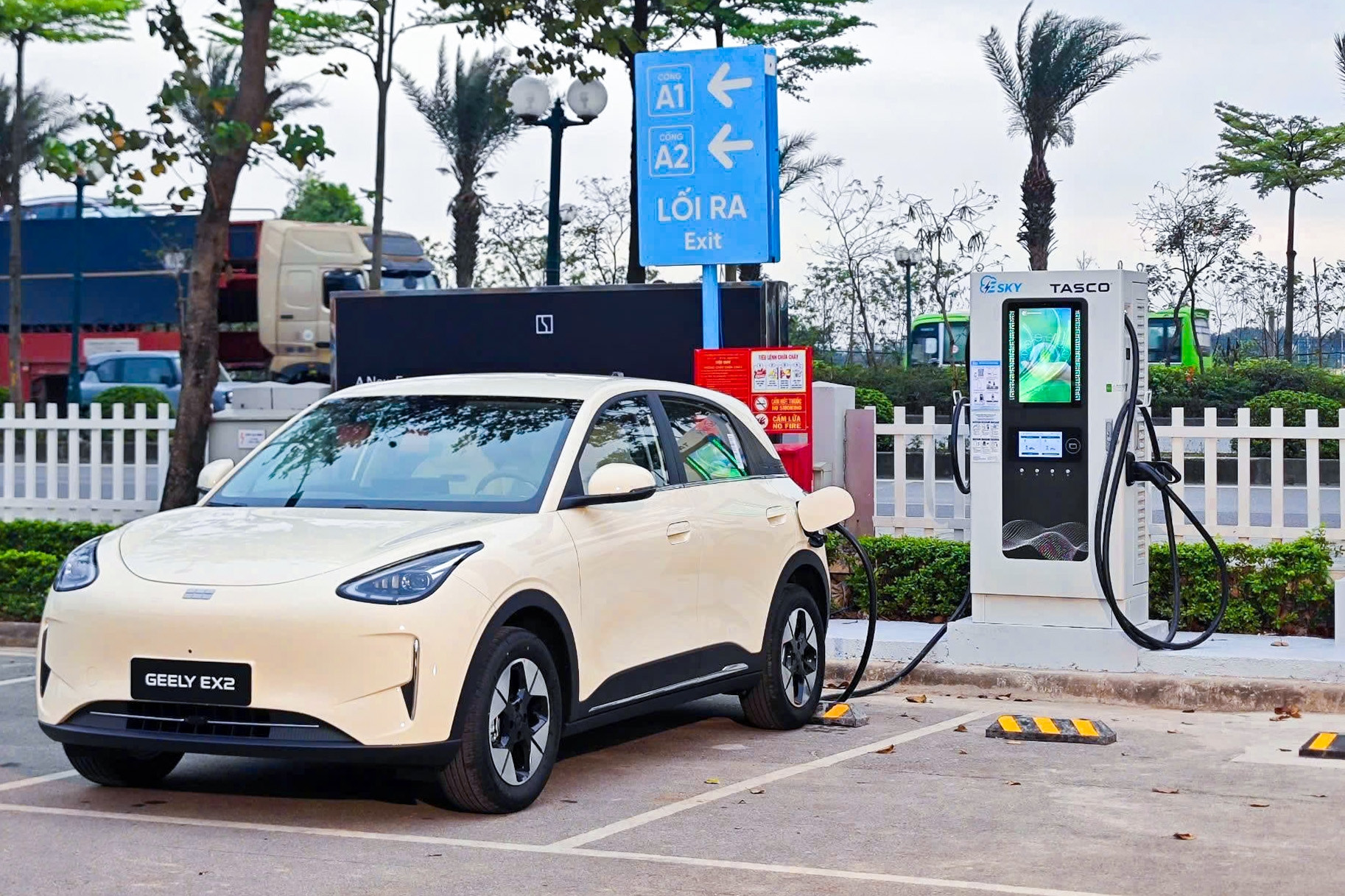 Cách Geely hóa giải bài toán khó nhất của xe điện tại thị trường Việt