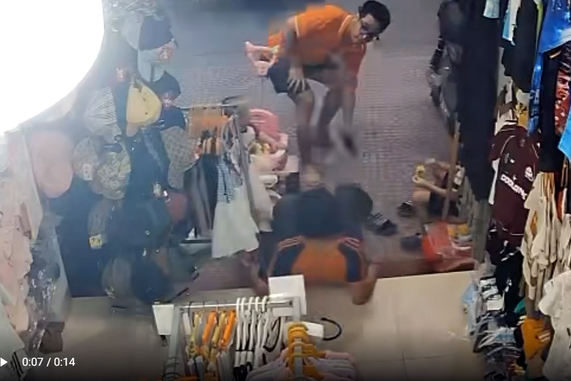 Hà Nội: Công an điều tra vụ người đàn ông lao vào đá người mẹ trẻ ngã ngửa