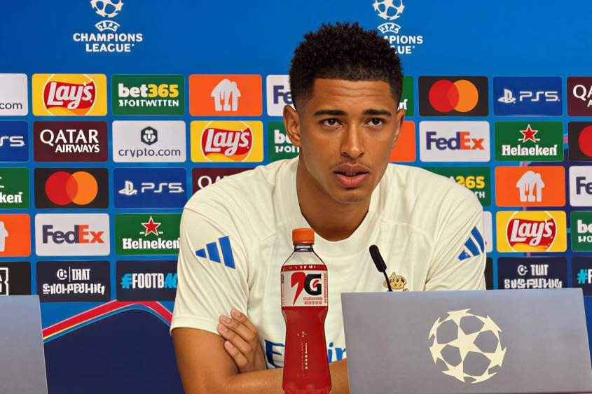 Jude Bellingham bị 'ám' trên sân Bayern, Real Madrid lo ngay ngáy