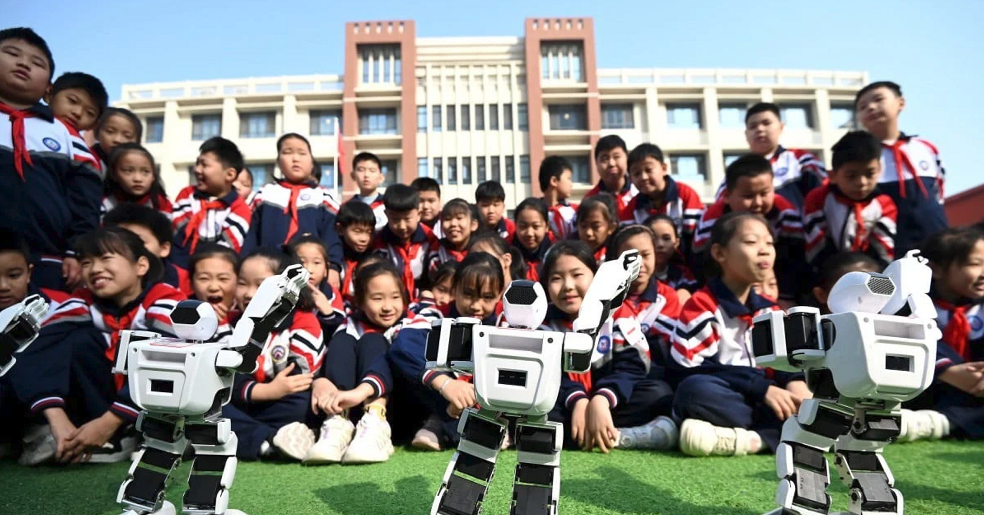 Khi Trung Quốc dạy AI từ tiểu học, học sinh Việt Nam đang ở đâu?