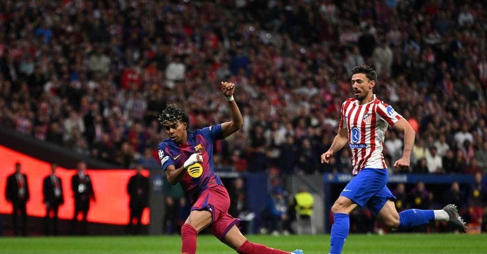 Lamine Yamal ghi bàn, Barca vẫn cay đắng rời Champions League