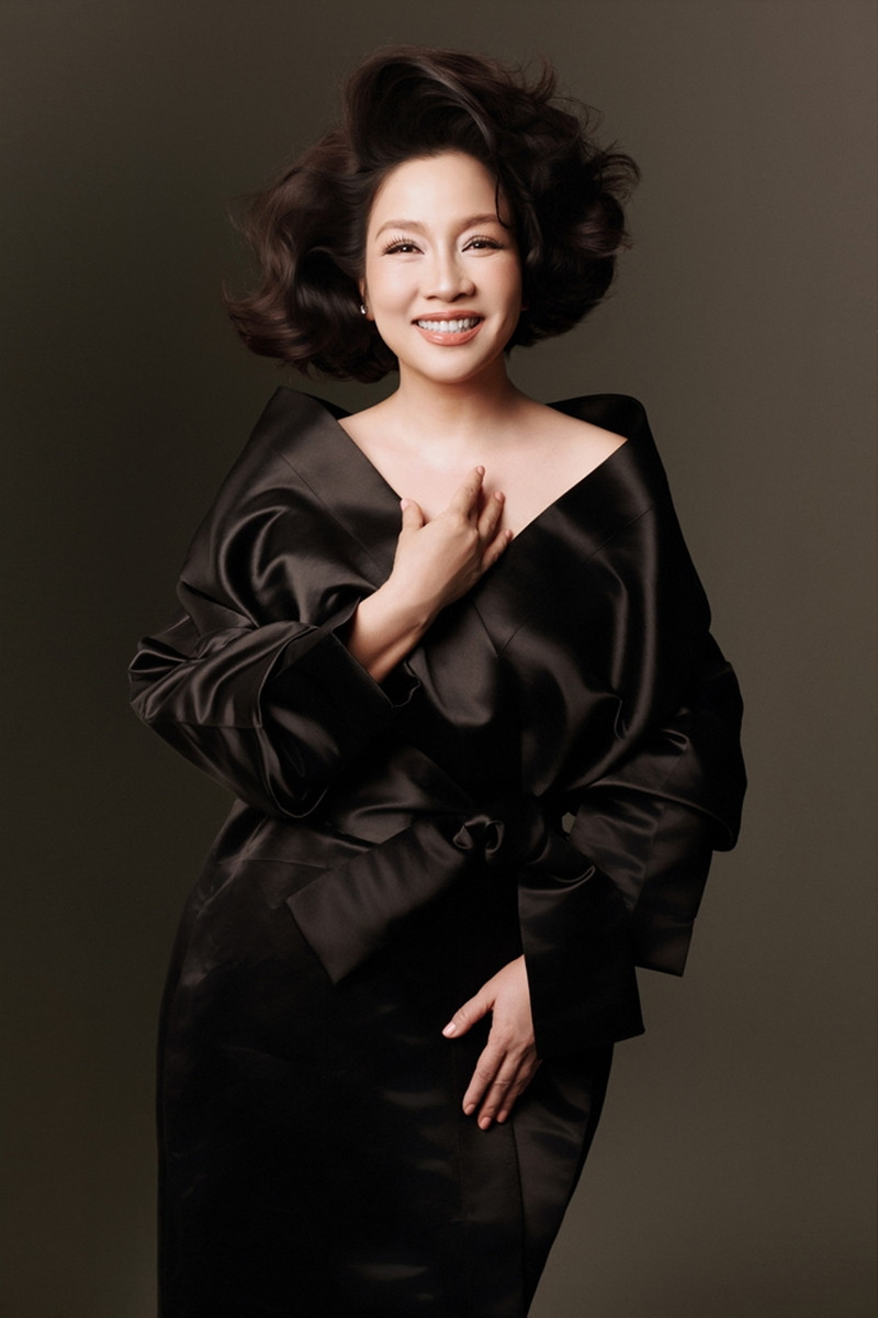 Diez celebridades vietnamitas que fueron excelentes estudiantes, algunas incluso logrando el primer lugar en dos ocasiones.