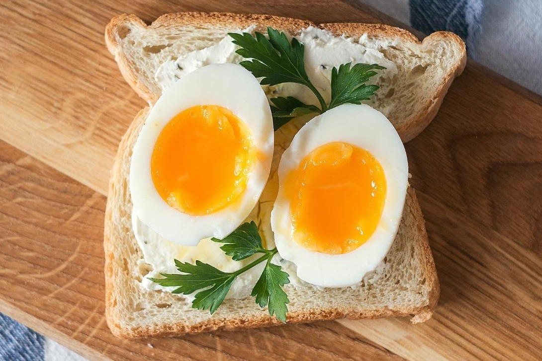 Người lớn tuổi hay ăn trứng vào bữa sáng, không lâu sau cơ thể có 4 cải thiện