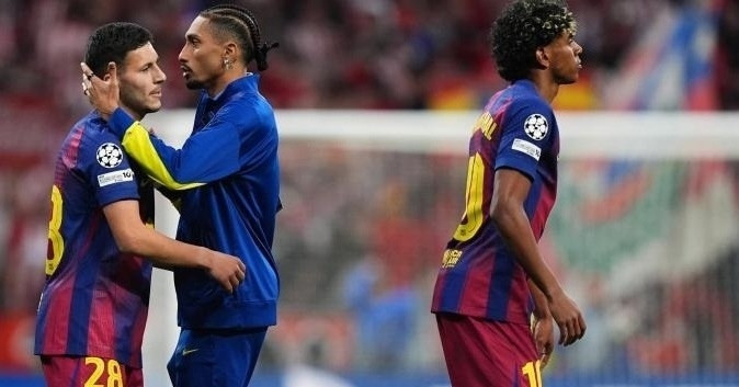 Raphinha tức giận: &amp;apos;Barca bị cướp vé bán kết Cúp C1&amp;apos;