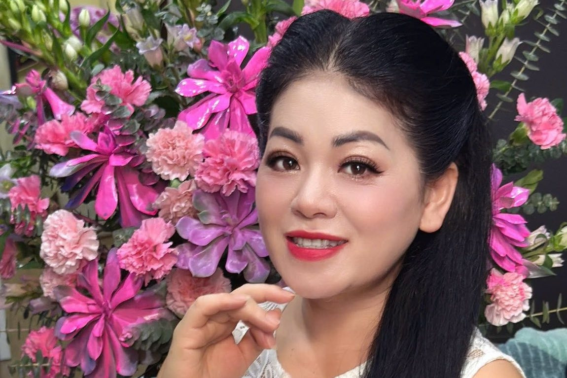 Tiến sĩ Anh Thơ trẻ đẹp tuổi 50, Cục trưởng Xuân Bắc khoe mâm cơm đạm bạc