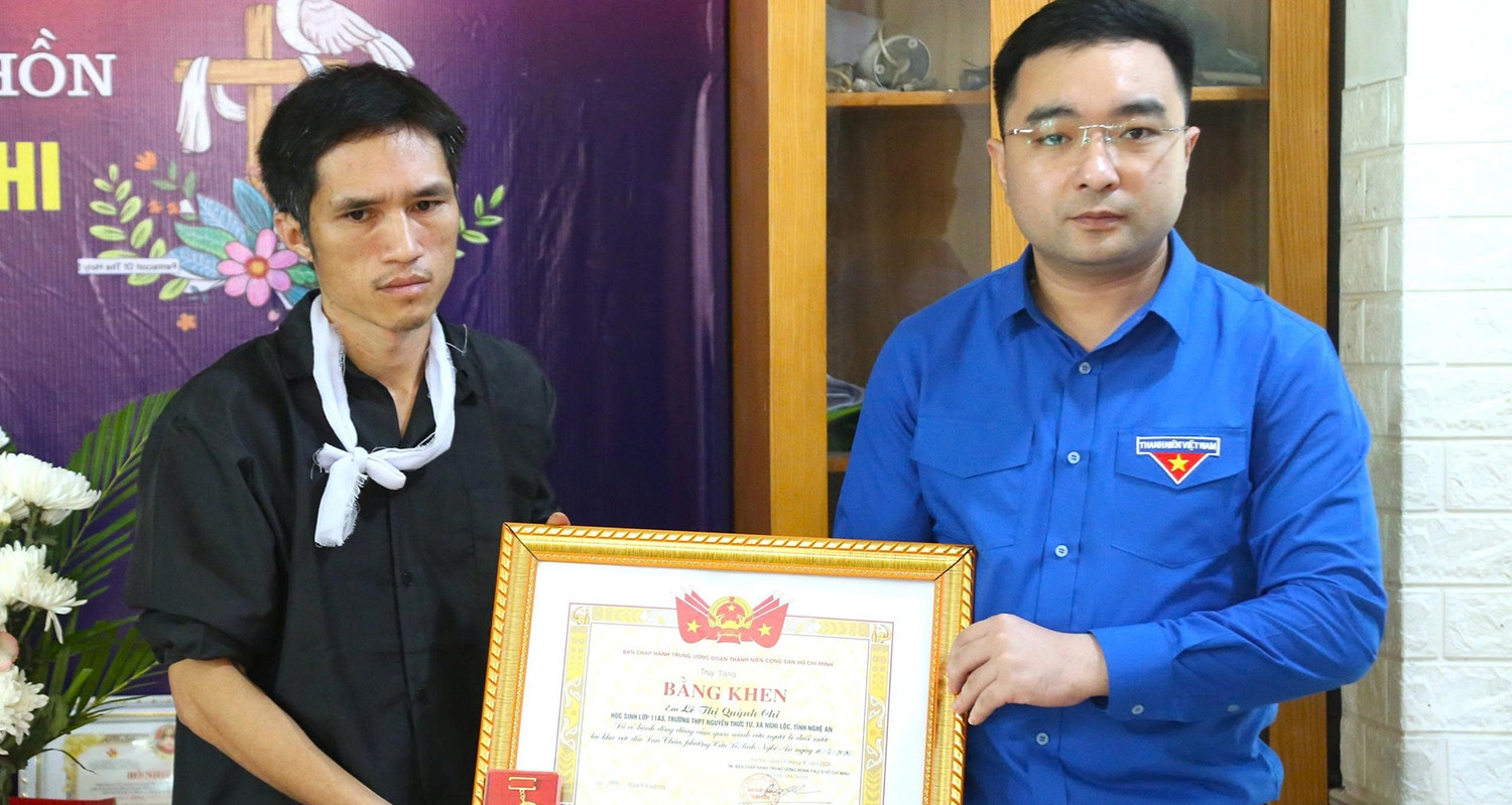 Truy tặng Huy hiệu &amp;apos;Tuổi trẻ dũng cảm&amp;apos; cho nữ sinh tử vong khi cứu bạn đuối nước