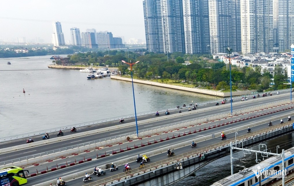 W-trung tam quan 15.4s.jpg