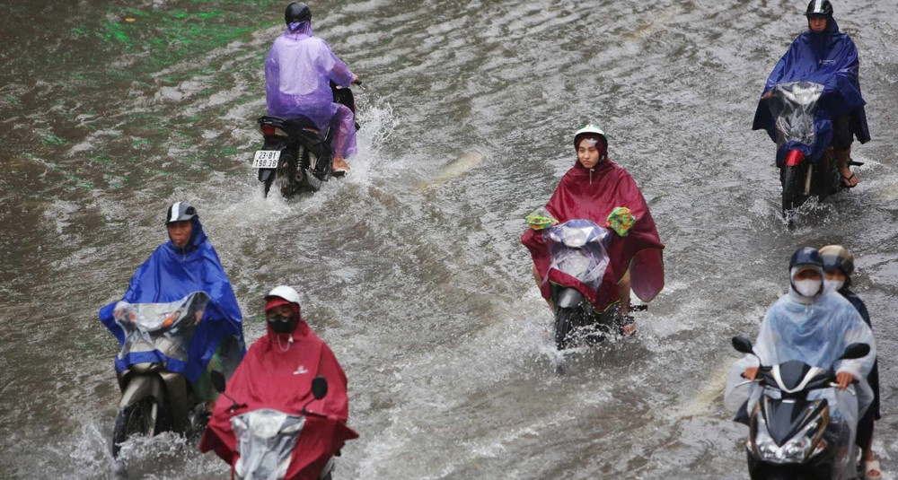 Dự báo thời tiết 17/4/2026: Không khí lạnh &amp;apos;xung đột&amp;apos; nóng ẩm, miền Bắc mưa giông mạnh