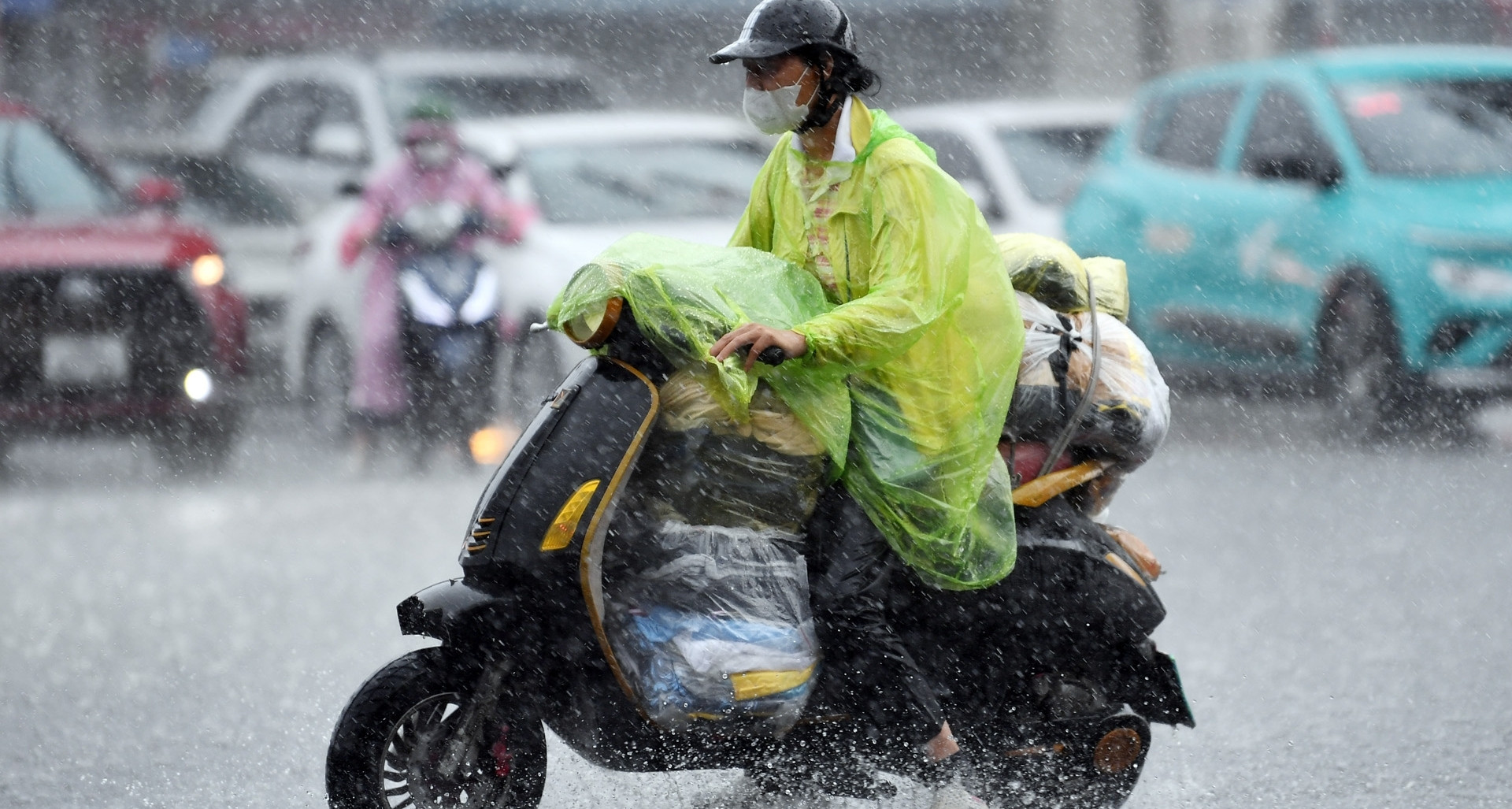 Mưa đá, giông lốc khả năng xuất hiện ở nhiều tỉnh miền Bắc từ đêm nay 16/4