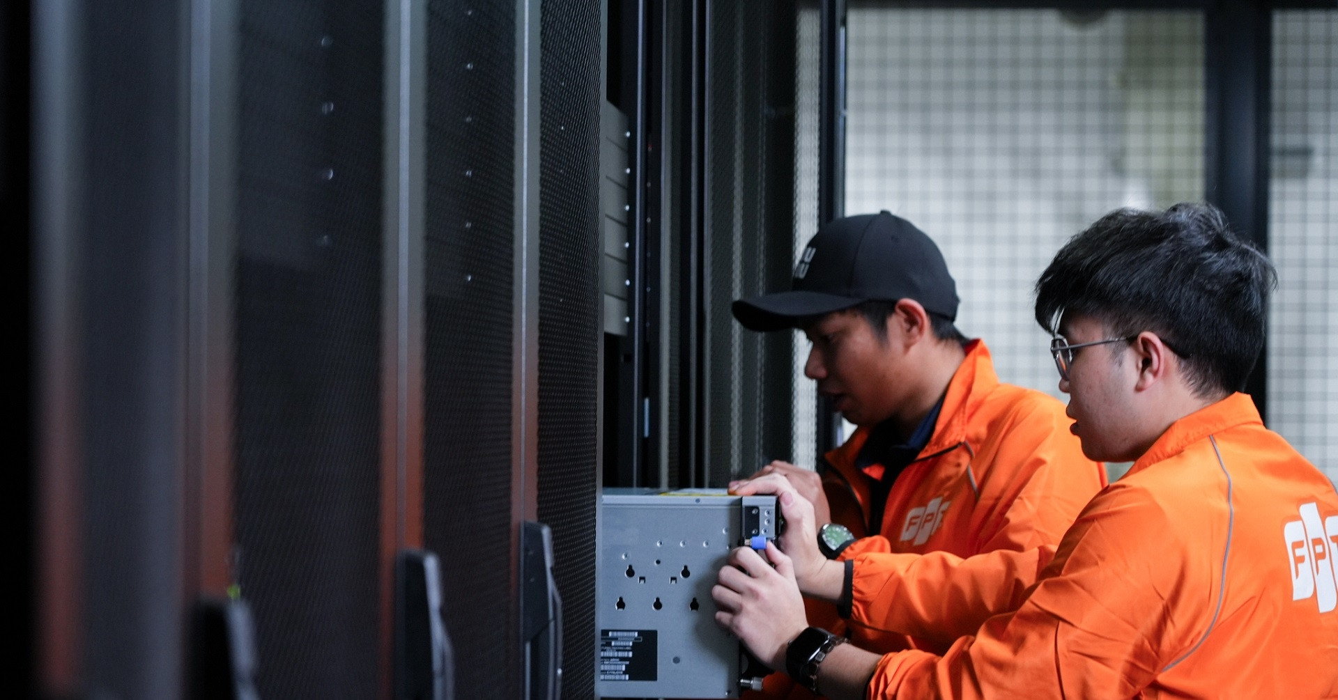 Doanh nghiệp Việt ký hợp đồng AI hàng chục triệu USD với đối tác châu Âu