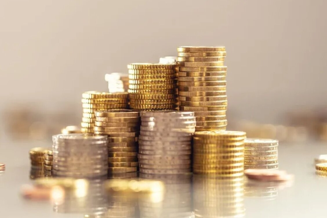 Hai người đi bộ phát hiện 'kho báu' tiền, vàng trị giá 8,6 tỷ đồng