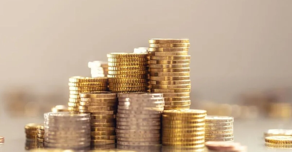 Hai người đi bộ phát hiện kho báu tiền vàng trị giá 8,6 tỷ đồng