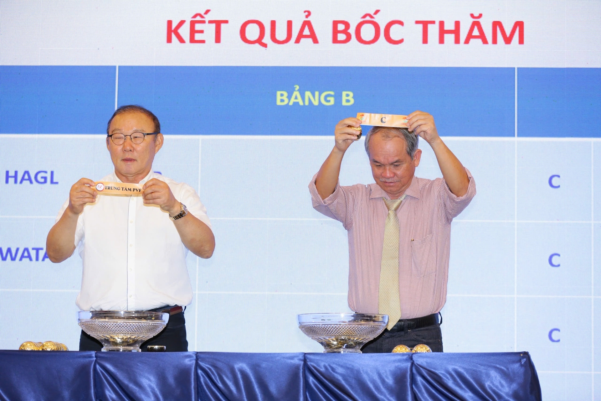 HLV Park Hang Seo ‘tiếp lửa’, bầu Đức chơi lớn ở giải trẻ quốc tế