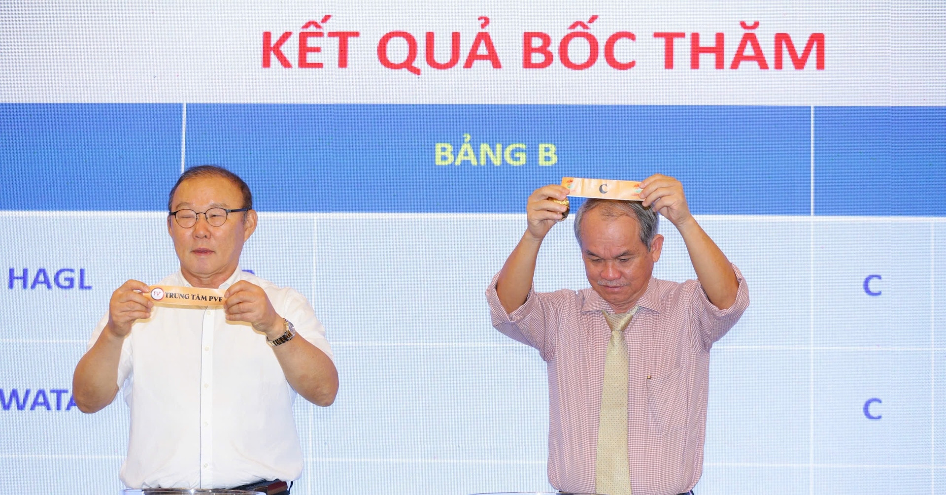 HLV Park Hang Seo ‘tiếp lửa’, bầu Đức chơi lớn ở giải trẻ quốc tế