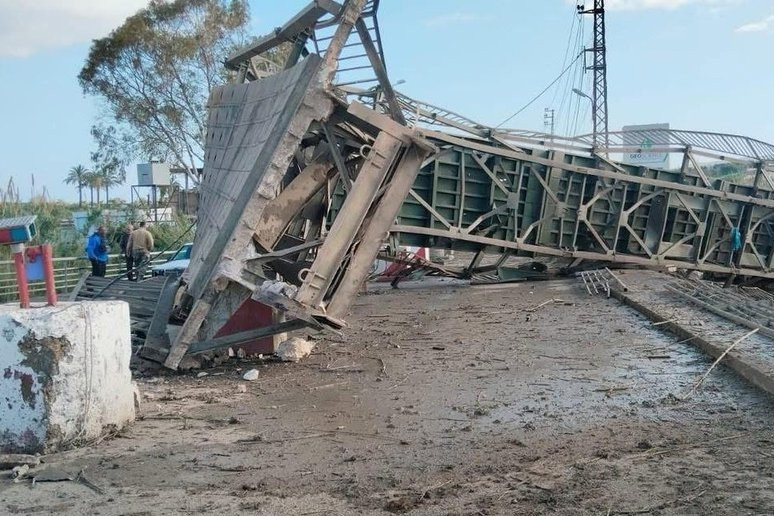 Israel phá cầu cuối cùng qua sông Litani, Lebanon đòi ngừng bắn trước hòa đàm