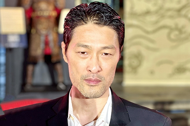 Johnny Trí Nguyễn bất ngờ ‘tái xuất’, kể cuộc sống độc thân kín tiếng ở tuổi 52