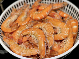 kinh nghiệm luộc tôm ngon yến nguyễn.png