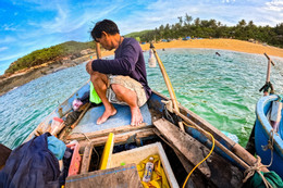 https://static-images.vnncdn.net/vps_images_publish/000001/000003/2026/4/16/lang-ven-bien-nhieu-khong-nha-tranh-vach-dat-khach-ha-noi-khen-het-loi-175007-757.jpg