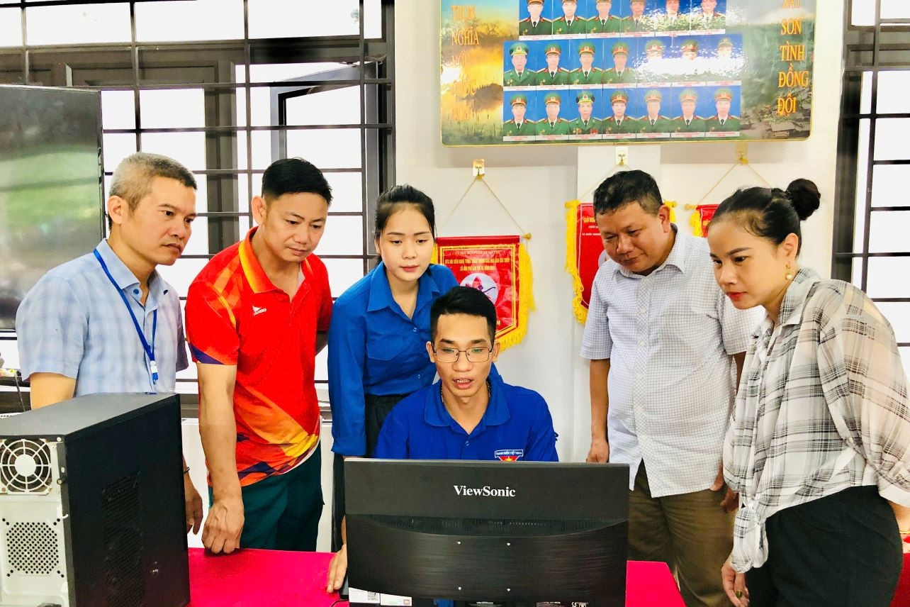 Lào Cai triển khai mô hình “Người bản số”: Thúc đẩy giảm nghèo thông tin