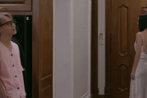 'Lời hứa đầu tiên' tập 1: Vừa đăng quang, hoa hậu Vi Minh đã đối mặt với thị phi