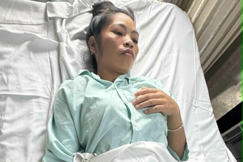 Người mẹ nghèo bệnh nặng xin rời viện: 'Tôi không sợ chết, chỉ sợ 3 con bơ vơ'