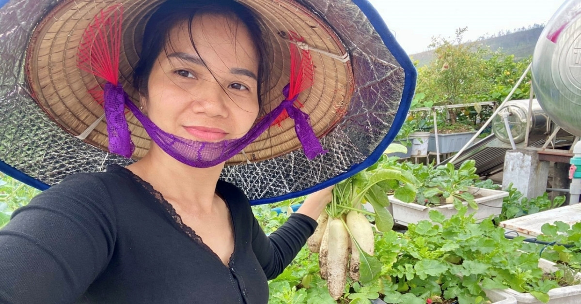 Mẹ 5 con biến sân thượng thành 'vườn quê', 11 năm nuôi cả nhà bằng rau sạch