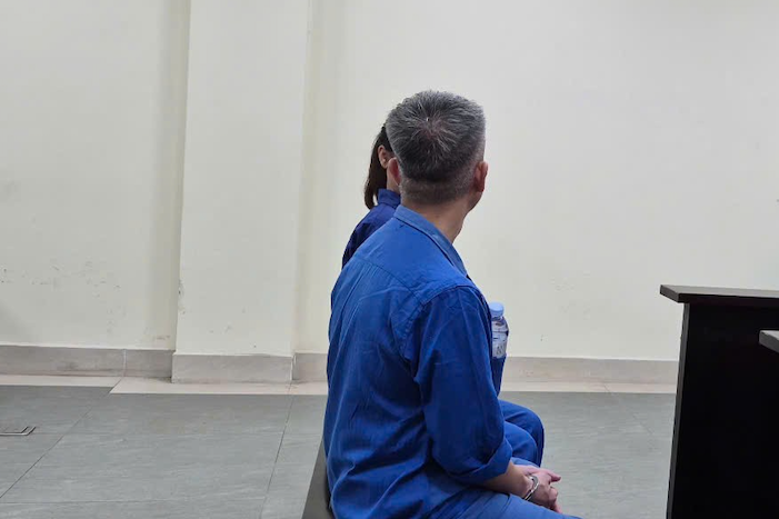 Nhận 5 tỷ đồng để 'chạy' tại ngoại, cựu cán bộ hải quan 'nhập trại'