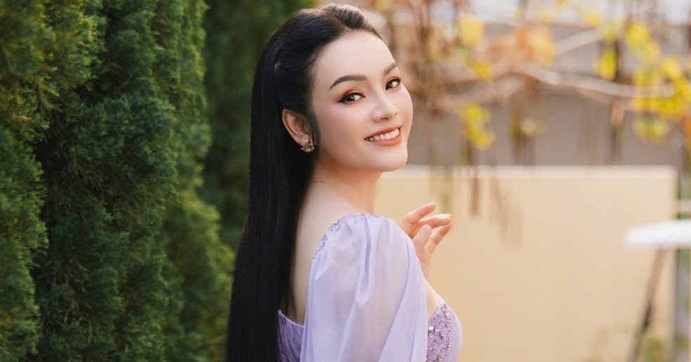 Phó Giáo sư Tân Nhàn trẻ đẹp tuổi 44, Phó Chủ tịch Trịnh Kim Chi ghẹo chồng