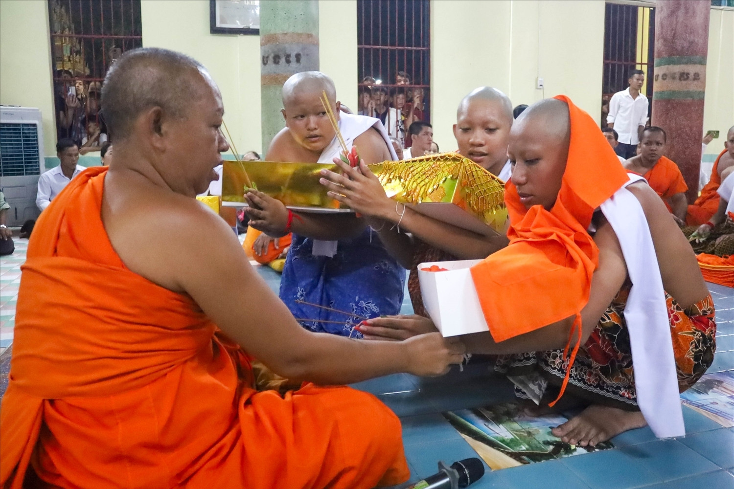 Phong tục đẹp của người Khmer: Con trai vào chùa để báo hiếu cha mẹ