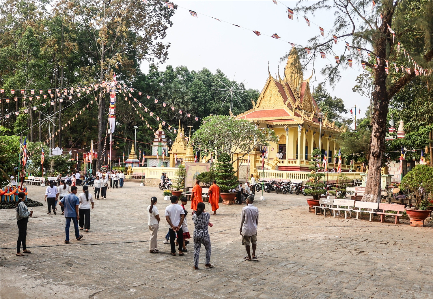 Mái chùa hun đúc nhân cách con người và bản sắc văn hóa cộng đồng của đồng bào Khmer