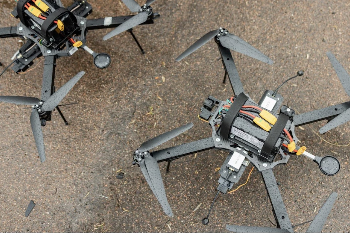 Phóng viên Anh kể lại cảm giác bị UAV 'truy đuổi' ở Ukraine