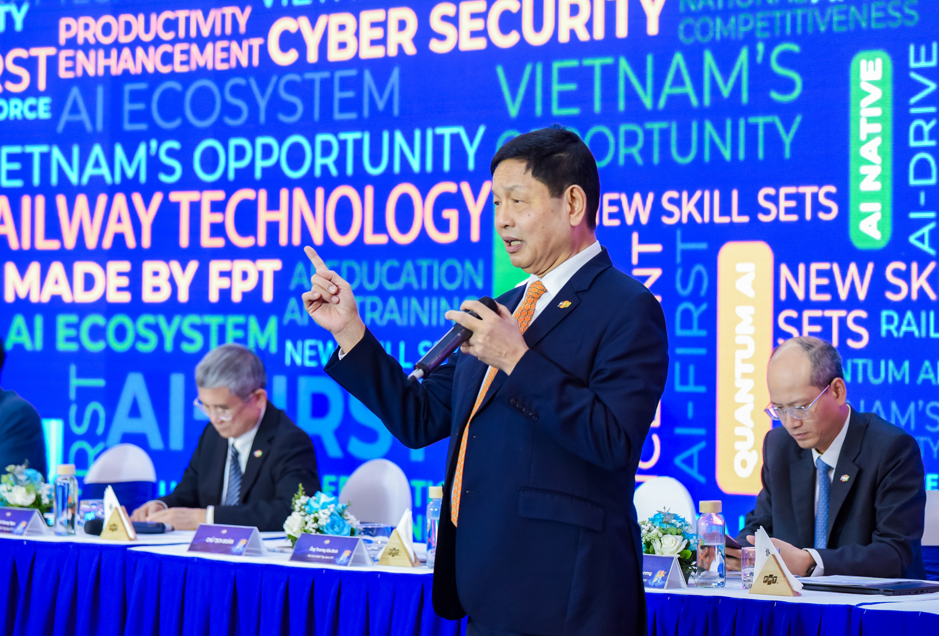 TRuong Gia Binh .jpg