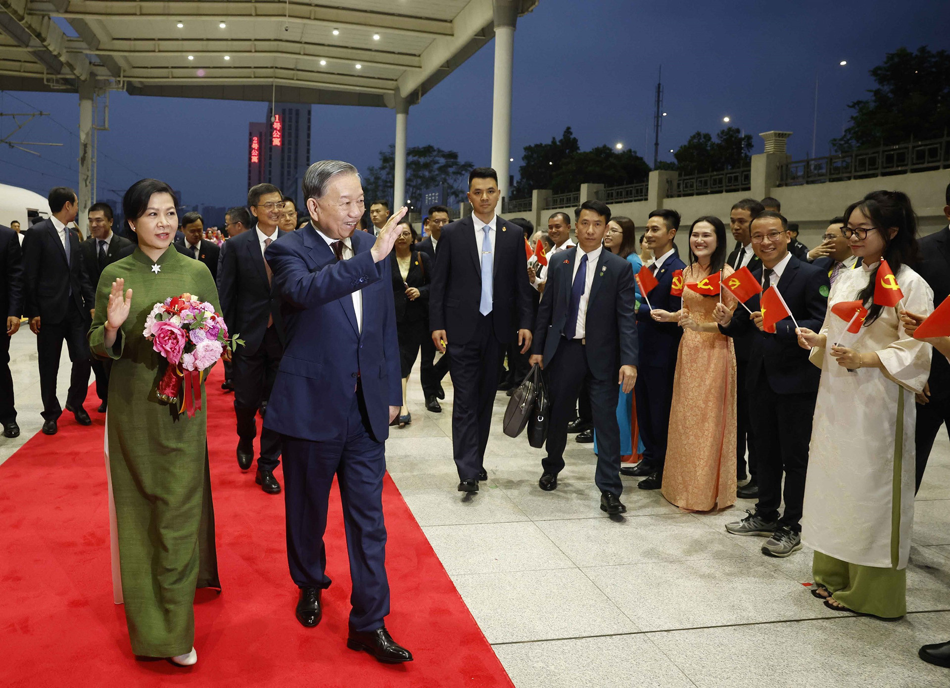 vnapotaltongbithuchutichnuoctolamvaphunhancungdoandaibieucapcaovietnamdenthanhphonamninh8705758 17763414390571548225269.jpg