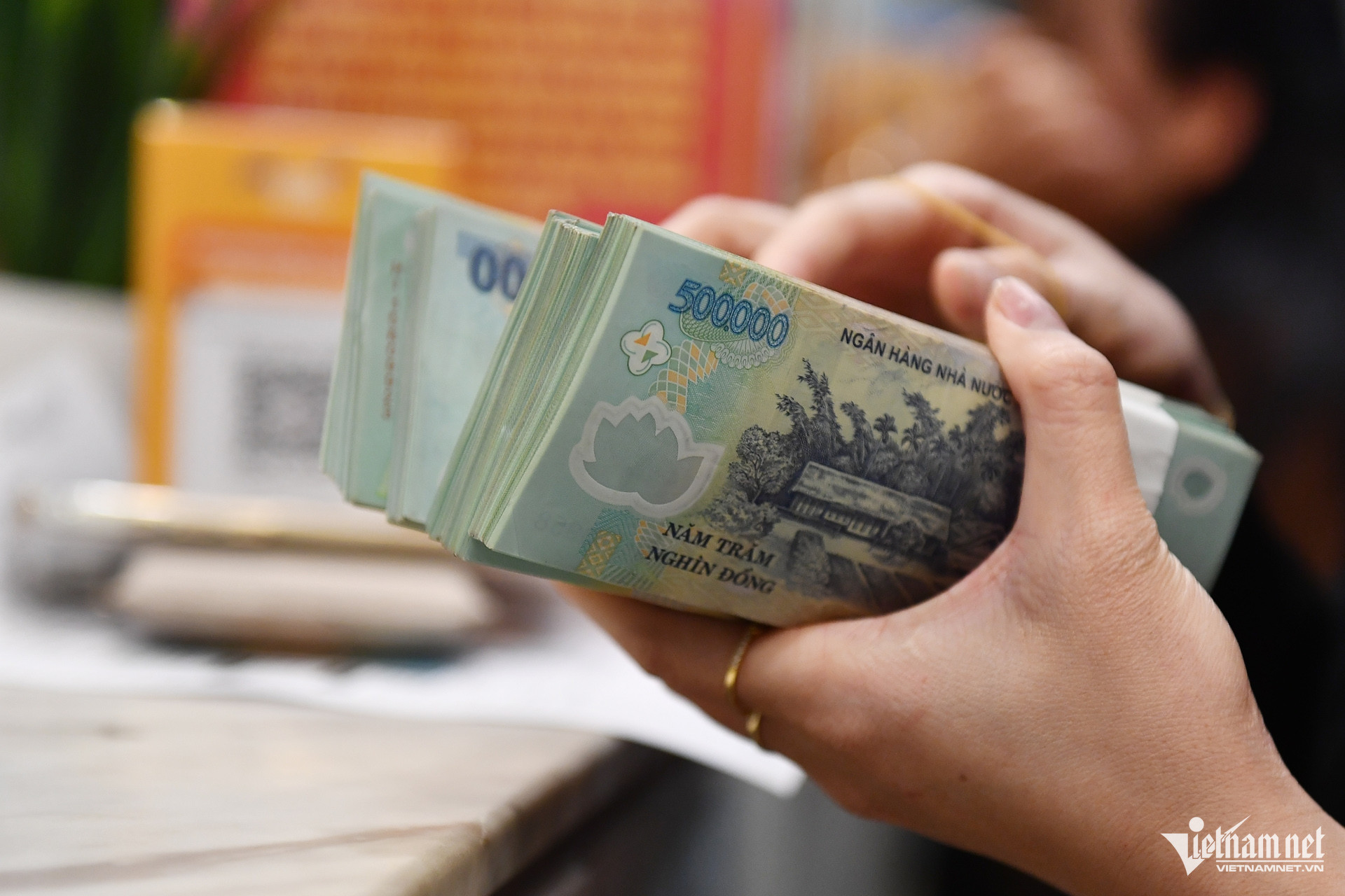 W-doanh thu nop thue.jpg